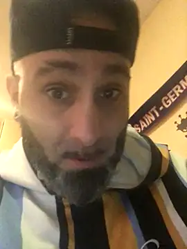 Snapshot of josueswvillaA1 chatting on 11/30/25, 10:14 josueswvillaA1 online show from 11/30/25, 10:14