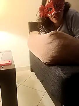 couple-tuga online show from 03/01/25, 11:15