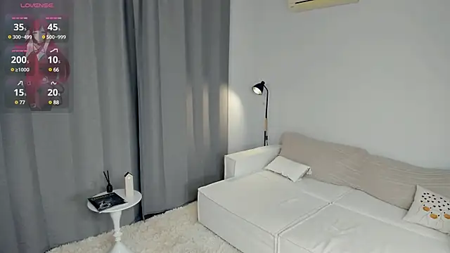 Snapshot of Niki_Luston chatting on 01/05/25, 04:36 Niki Luston online show from 01/05/25, 04:36