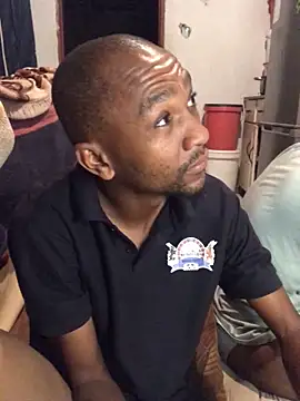 Snapshot of MKbesxxx chatting on 04/11/26, 09:30 MKbesxxx online show from 04/11/26, 09:30