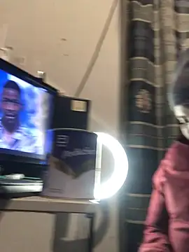 Snapshot of MKbesxxx chatting on 04/25/26, 06:49 MKbesxxx online show from 04/25/26, 06:49