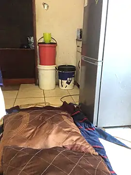 Snapshot of MKbesxxx chatting on 04/27/26, 05:49 MKbesxxx online show from 04/27/26, 05:49