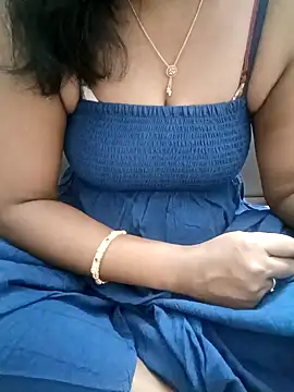 Snapshot of Tamil_Vishalini chatting on 01/16/26, 05:28 Tamil Vishalini online show from 01/16/26, 05:28