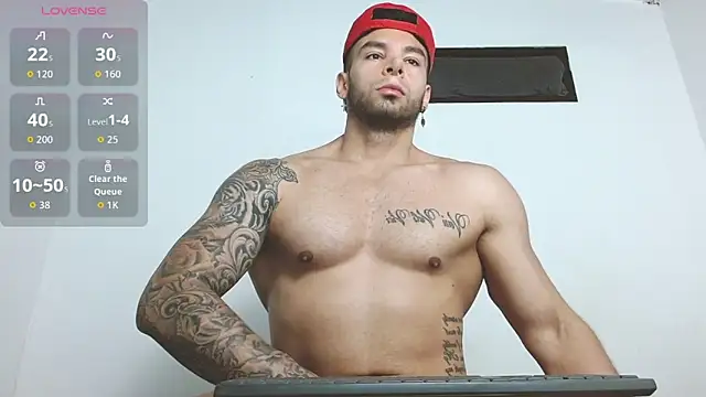 Snapshot of troy_walker9 chatting on 12/19/25, 10:17 troy walker9 online show from 12/19/25, 10:17