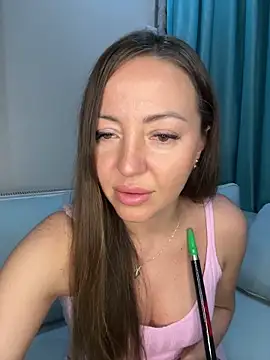 Snapshot of Wild00Bird chatting on 01/18/25, 06:43 Wild00Bird online show from 01/18/25, 06:43