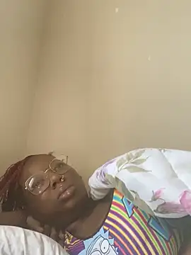 Snapshot of DamnBubbles chatting on 02/07/25, 07:06 DamnBubbles online show from 02/07/25, 07:06