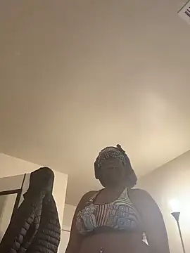 Snapshot of DamnBubbles chatting on 02/08/25, 06:22 DamnBubbles online show from 02/08/25, 06:22