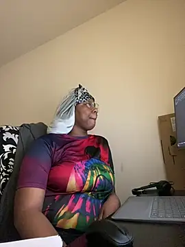 Snapshot of DamnBubbles chatting on 02/10/25, 10:51 DamnBubbles online show from 02/10/25, 10:51