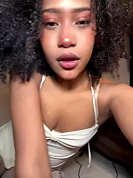 bronwgirl69 online show from 09/28/25, 12:27