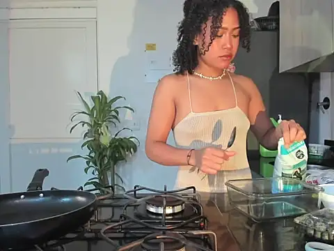 bronwgirl69 online show from 10/16/25, 02:34