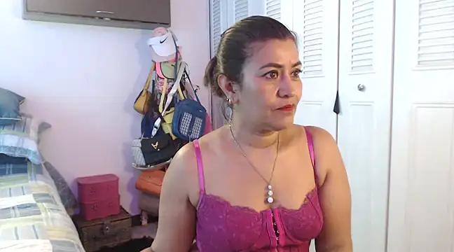 CamilaLix online show from 01/05/25, 07:39