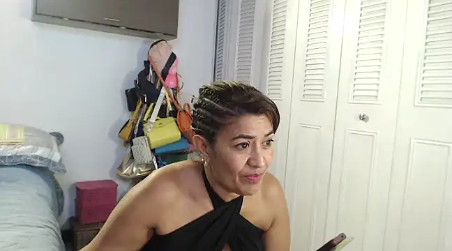 CamilaLix online show from 01/28/25, 12:47