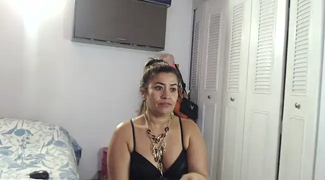 CamilaLix online show from 02/06/25, 02:55