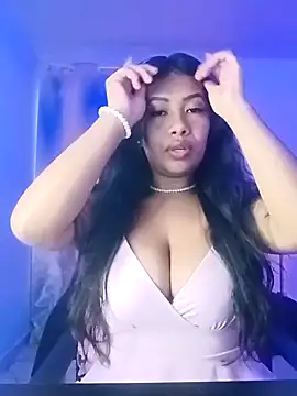 Snapshot of PaulaOrtiz_1 chatting on 12/31/24, 02:14 PaulaOrtiz 1 online show from 12/31/24, 02:14