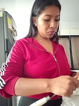 Snapshot of PaulaOrtiz_1 chatting on 10/11/25, 04:16 PaulaOrtiz 1 online show from 10/11/25, 04:16