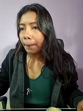 Snapshot of PaulaOrtiz_1 chatting on 10/13/25, 01:33 PaulaOrtiz 1 online show from 10/13/25, 01:33