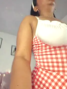 Snapshot of PaulaOrtiz_1 chatting on 03/25/26, 10:32 PaulaOrtiz 1 online show from 03/25/26, 10:32