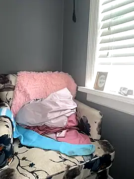 thigh hi online show from 09/29/25, 04:01