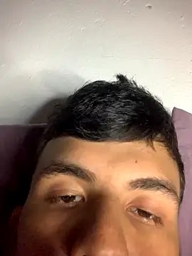 gabrielzinnnn085 online show from 09/17/25, 09:05