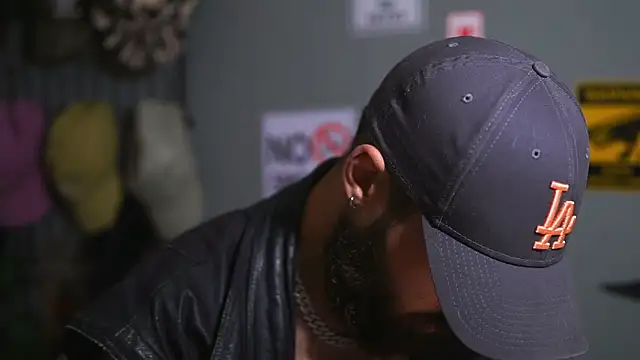 HairyRobxxx online show from 11/19/25, 04:29