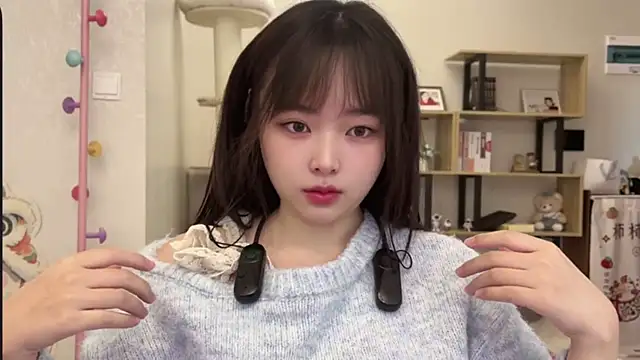 Chenjing0 online show from 11/22/25, 04:22