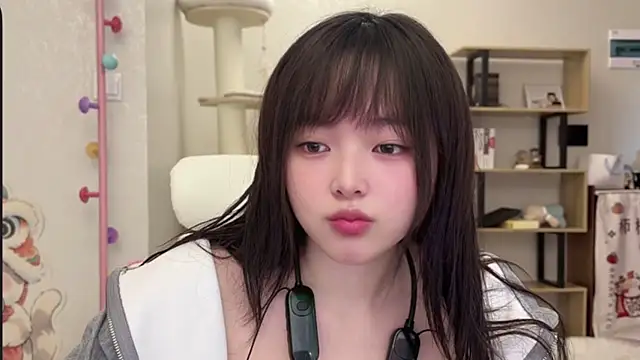 Chenjing0 online show from 11/23/25, 04:34