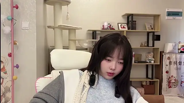Chenjing0 online show from 12/19/25, 04:08