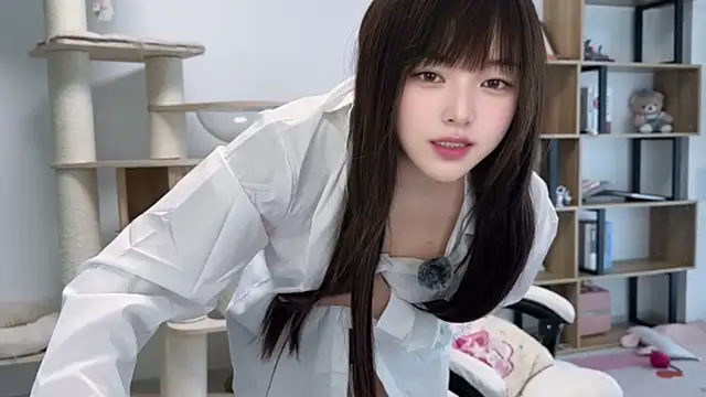 Chenjing0 online show from 05/17/26, 07:50