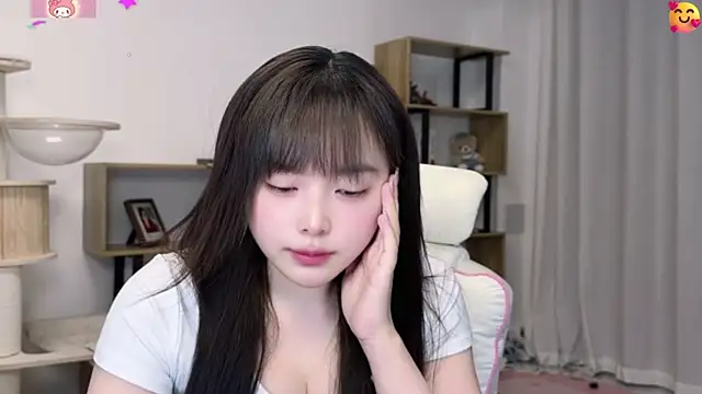 Snapshot of Chenjing0 chatting on 06/08/26, 12:16 Chenjing0 online show from 06/08/26, 12:16