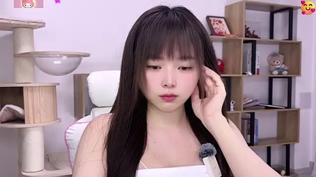 Snapshot of Chenjing0 chatting on 06/12/26, 12:37 Chenjing0 online show from 06/12/26, 12:37