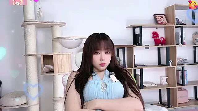 Snapshot of Chenjing0 chatting on 06/20/26, 05:32 Chenjing0 online show from 06/20/26, 05:32