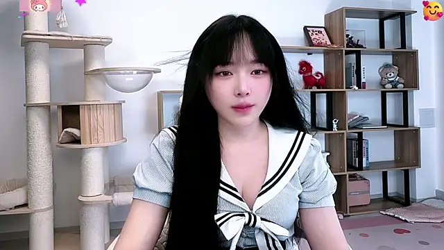 Snapshot of Chenjing0 chatting on 07/04/26, 12:33 Chenjing0 online show from 07/04/26, 12:33