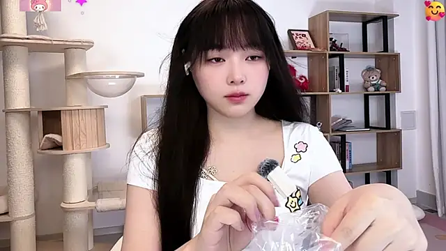 Snapshot of Chenjing0 chatting on 07/05/26, 12:34 Chenjing0 online show from 07/05/26, 12:34