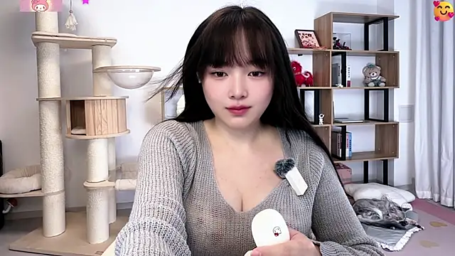 Snapshot of Chenjing0 chatting on 07/12/26, 12:18 Chenjing0 online show from 07/12/26, 12:18