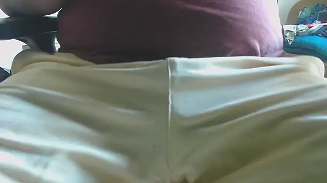 Snapshot of calypsohot chatting on 05/27/26, 12:13 calypsohot online show from 05/27/26, 12:13