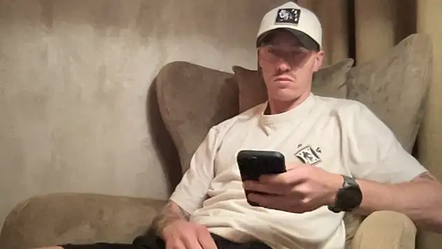 Snapshot of long_1313 chatting on 11/01/25, 09:33 long 1313 online show from 11/01/25, 09:33