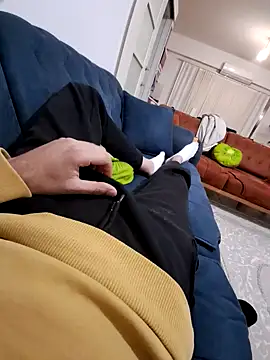 Snapshot of merty2233 chatting on 01/06/25, 04:55 merty2233 online show from 01/06/25, 04:55