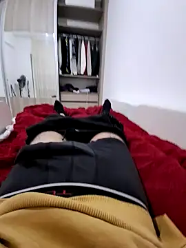 Snapshot of merty2233 chatting on 01/26/25, 01:20 merty2233 online show from 01/26/25, 01:20