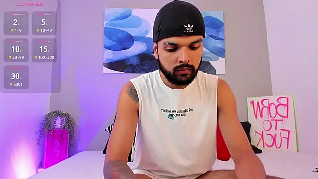 Snapshot of Emilio_Wolf chatting on 02/17/25, 06:26 Emilio Wolf online show from 02/17/25, 06:26