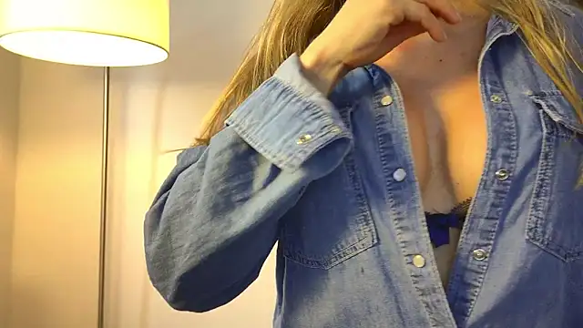 karina warthon online show from 01/26/25, 09:51