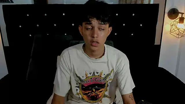 Snapshot of jisuscat chatting on 10/17/25, 09:28 jisuscat online show from 10/17/25, 09:28