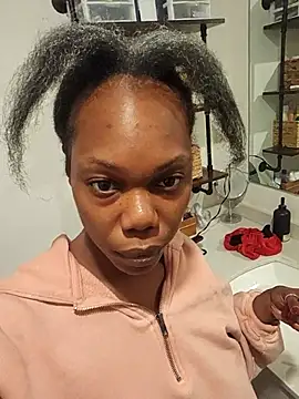 Snapshot of Looking4Jerries chatting on 12/19/25, 11:45 Looking4Jerries online show from 12/19/25, 11:45