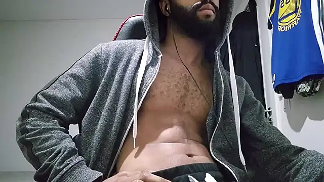 Snapshot of kevi_cocks chatting on 01/02/25, 09:50 kevi cocks online show from 01/02/25, 09:50