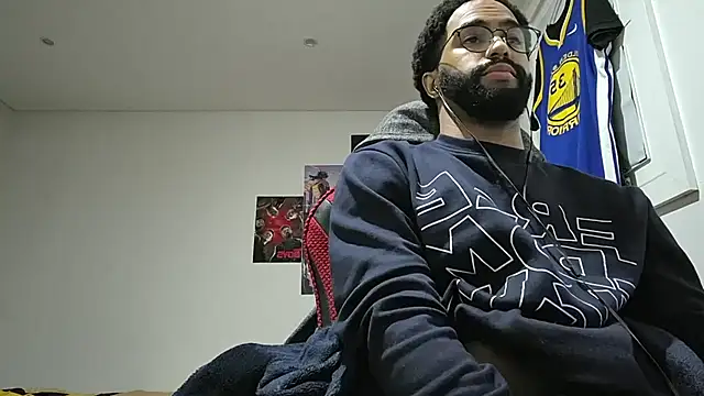 Snapshot of kevi_cocks chatting on 01/04/25, 07:02 kevi cocks online show from 01/04/25, 07:02