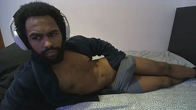 Snapshot of kevi_cocks chatting on 02/11/25, 10:39 kevi cocks online show from 02/11/25, 10:39