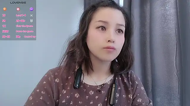 Lucky-xiuxiu online show from 11/19/25, 01:49