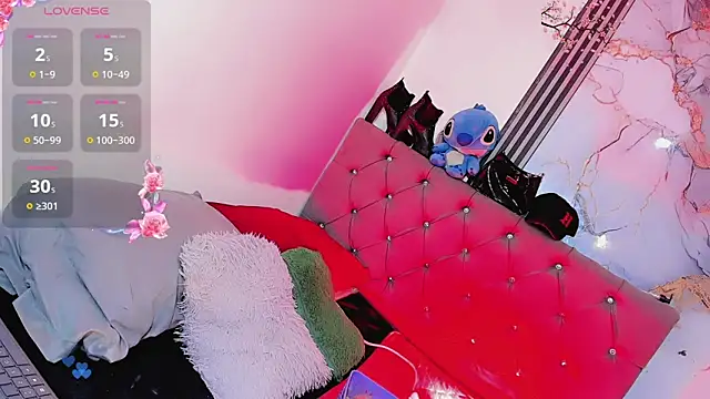 Snapshot of Gisele_fox chatting on 05/16/26, 08:07 Gisele fox online show from 05/16/26, 08:07
