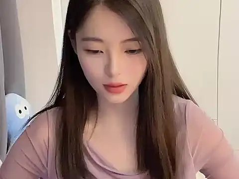 Snapshot of Donnie28 chatting on 01/15/25, 04:43 Donnie28 online show from 01/15/25, 04:43