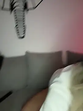 Mia-Fuchs online show from 02/27/25, 04:52