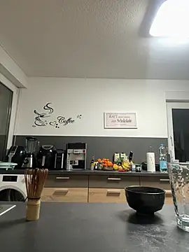 Mia-Fuchs online show from 04/02/26, 11:02